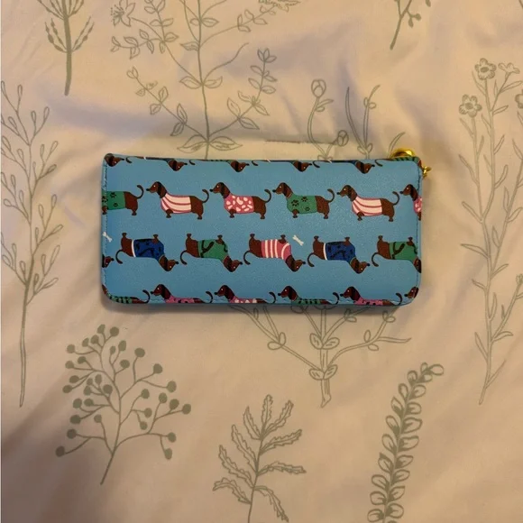 Dachshund Pattern Wallet with Blue Background - Picture 2 of 8